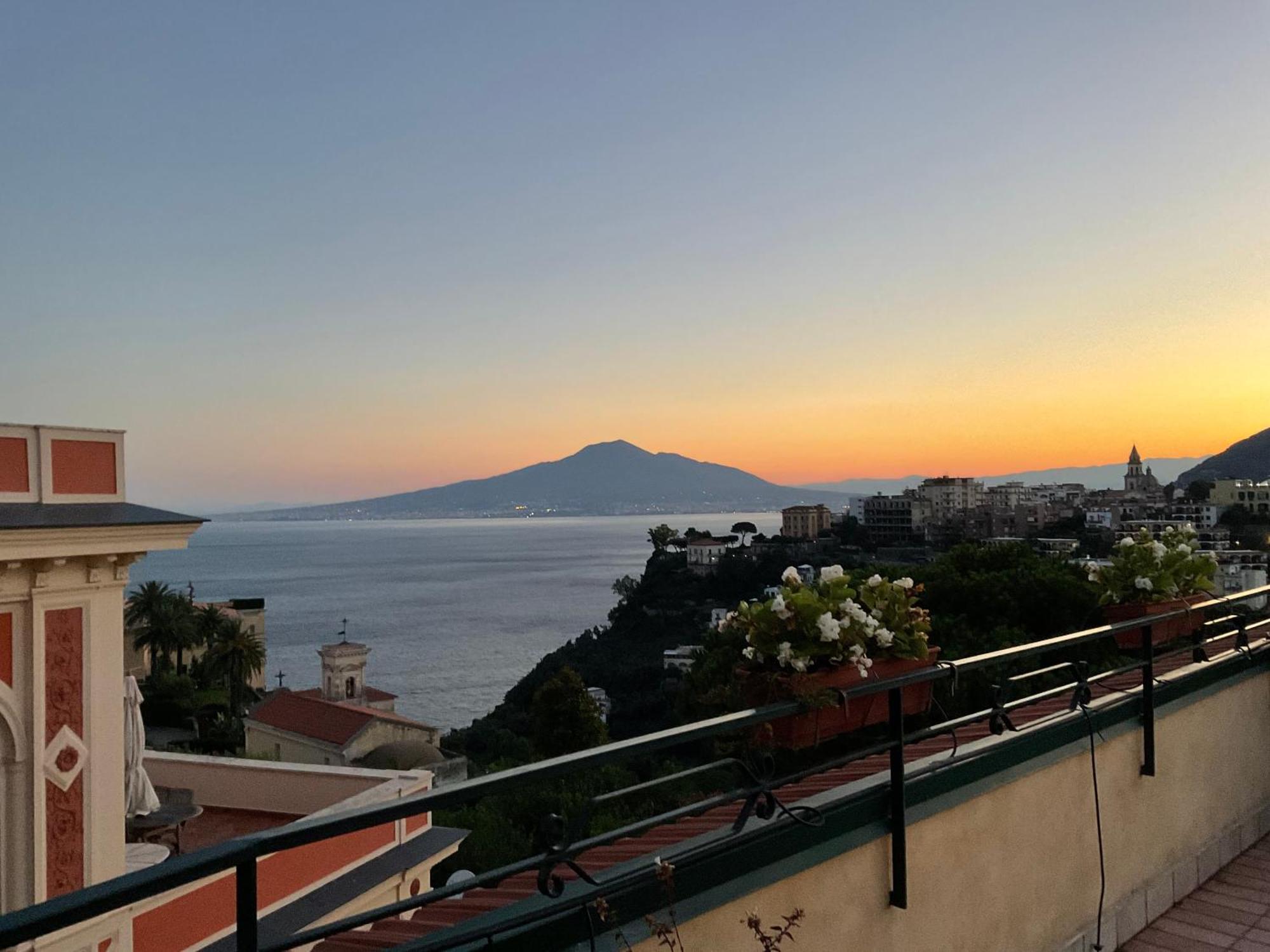 Bed and Breakfast Vesuvio View Vico Equense Esterno foto