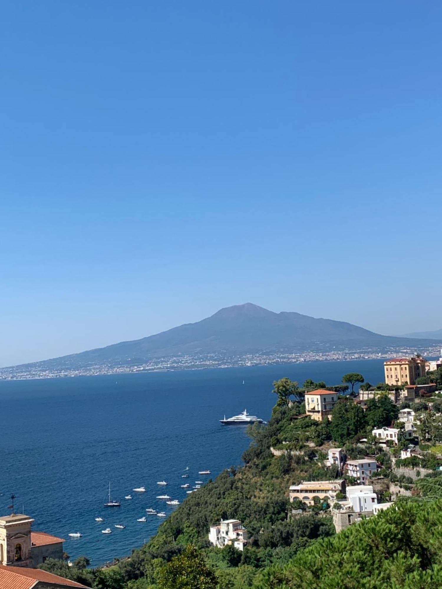 Bed and Breakfast Vesuvio View Vico Equense Esterno foto