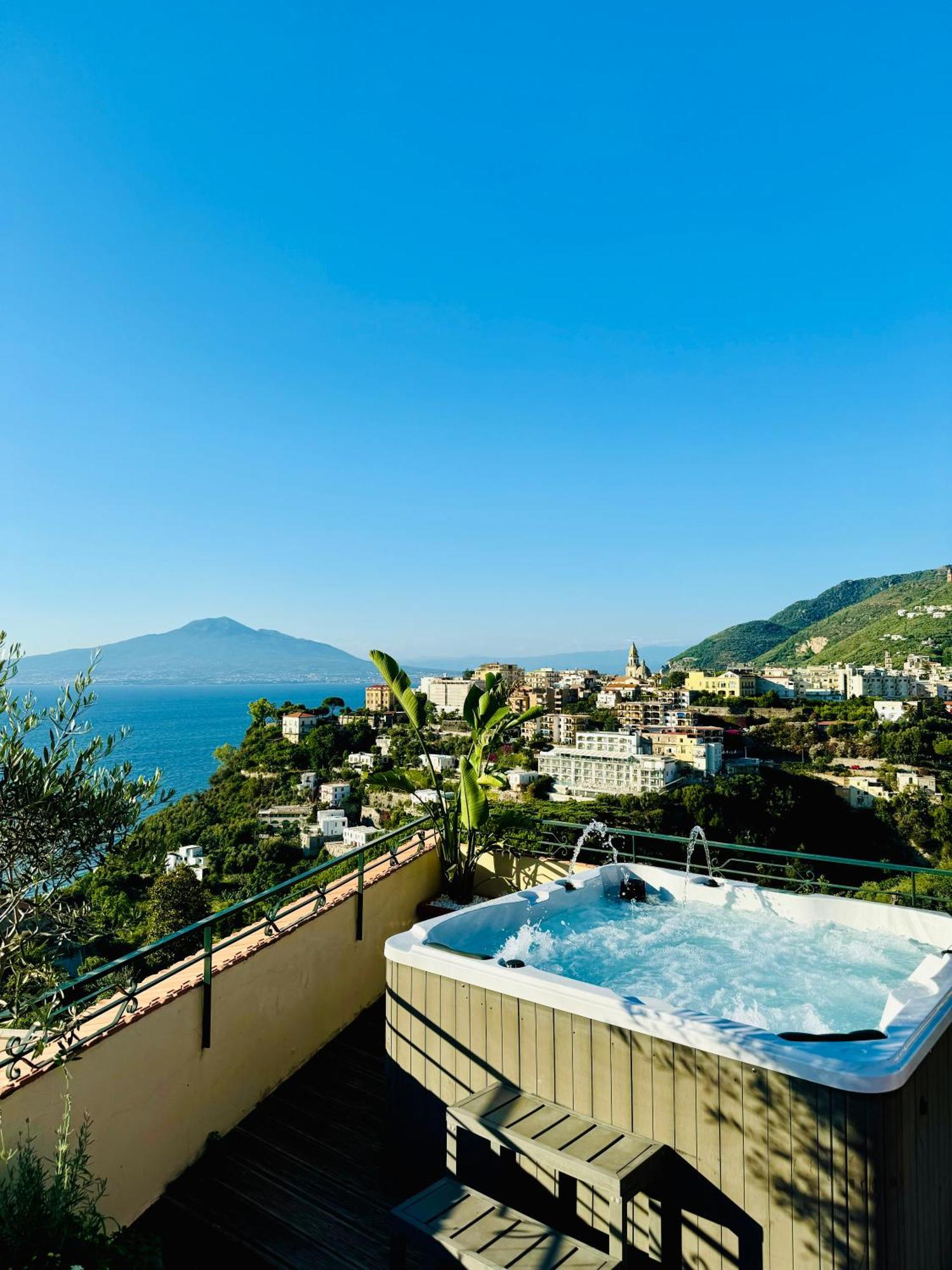 Bed and Breakfast Vesuvio View Vico Equense Esterno foto