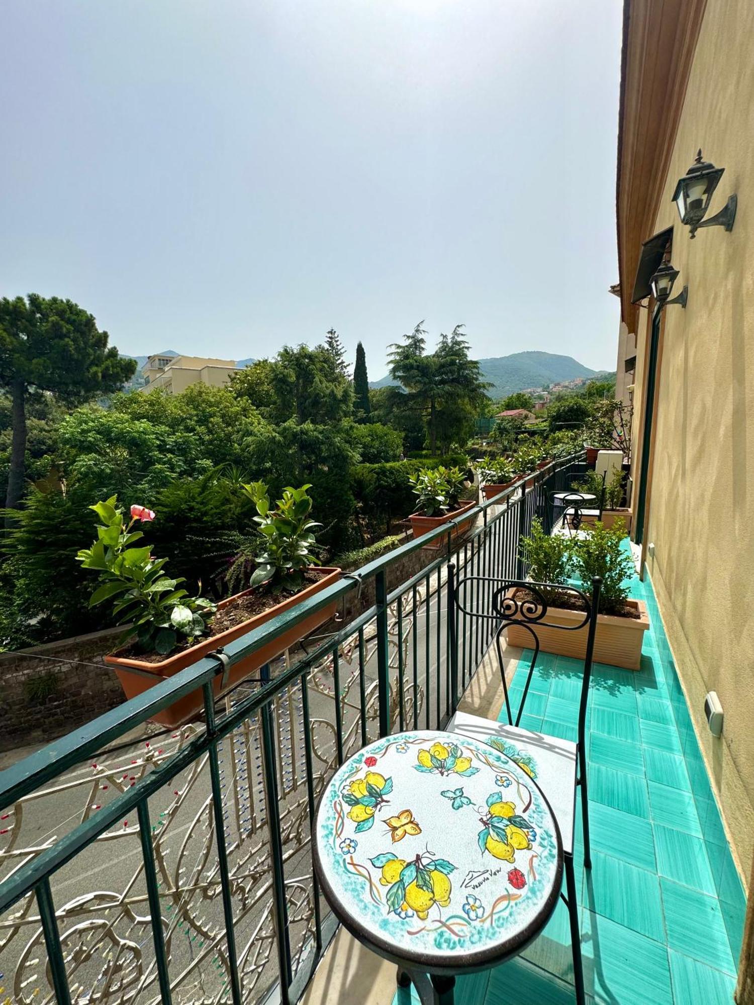 Bed and Breakfast Vesuvio View Vico Equense Esterno foto